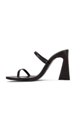 Fall 2021 Caprice Heel Shoes & Accessories 11 Fall 2021 Caprice Heel Shoes & Accessories