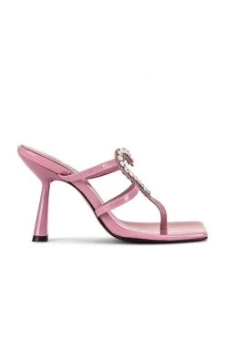 Holiday 2021 Shoes & Accessories Courtney Heel