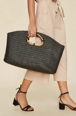 Spring 2019 Shoes & Accessories Amadeo Tote