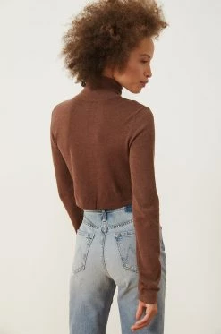 Holiday 2019 Tops Charlotte Turtleneck