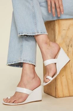 Summer 2019 Shoes & Accessories Dona Wedge