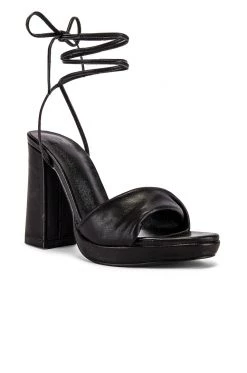 Spring 2020 Shoes & Accessories Lucas Heel