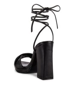 Spring 2020 Shoes & Accessories Lucas Heel