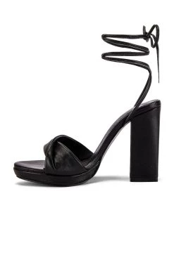 Spring 2020 Shoes & Accessories Lucas Heel