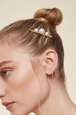 Holiday 2018 Pearl Clip